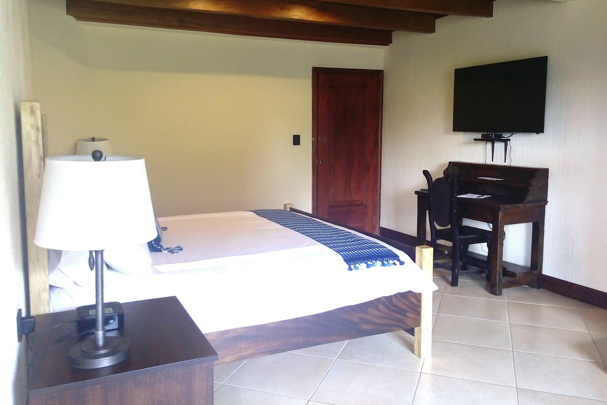 Desk, rollaway beds