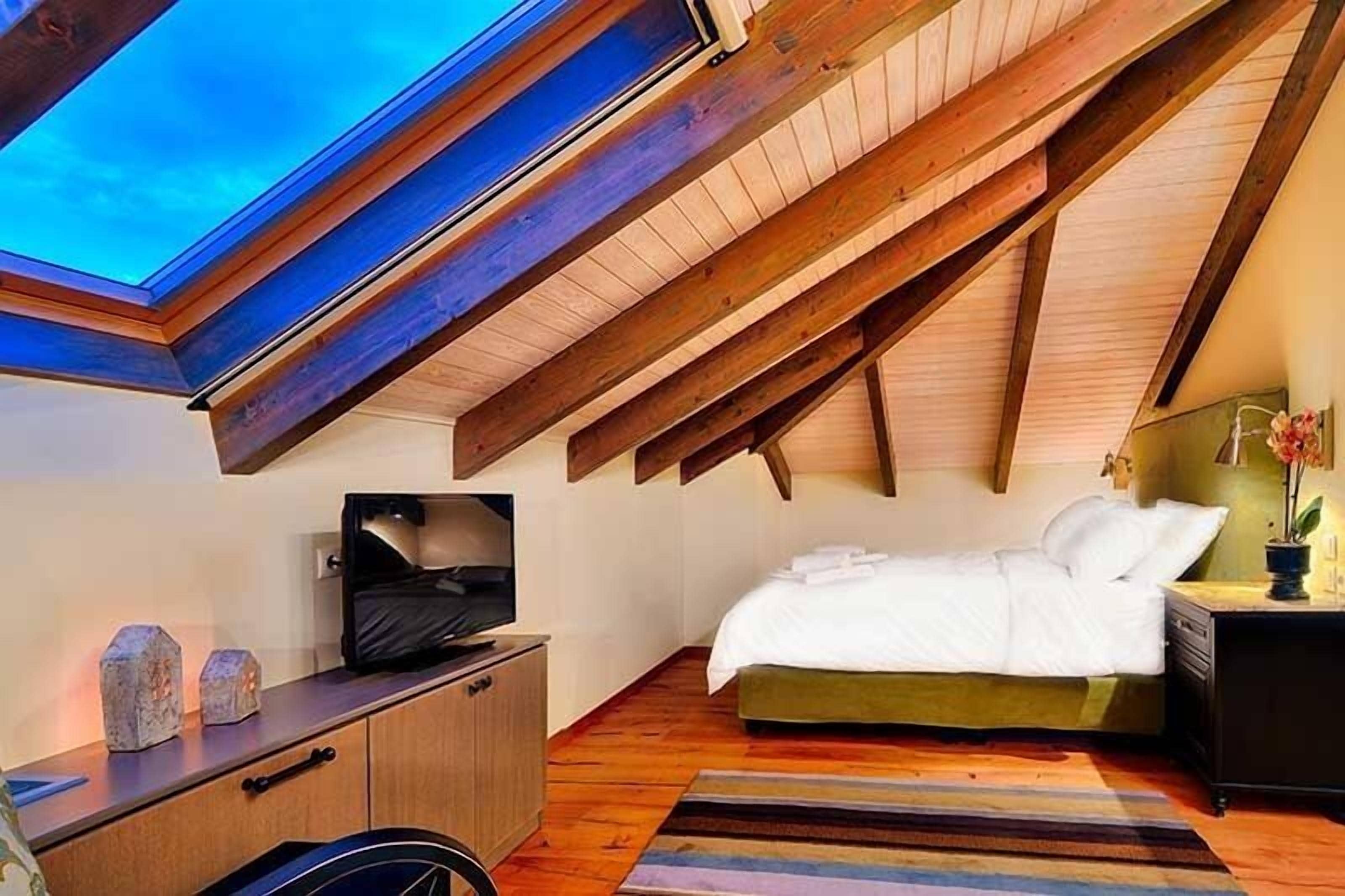 superior loft | living area | 32-inch lcd tv with satellite channels, tv