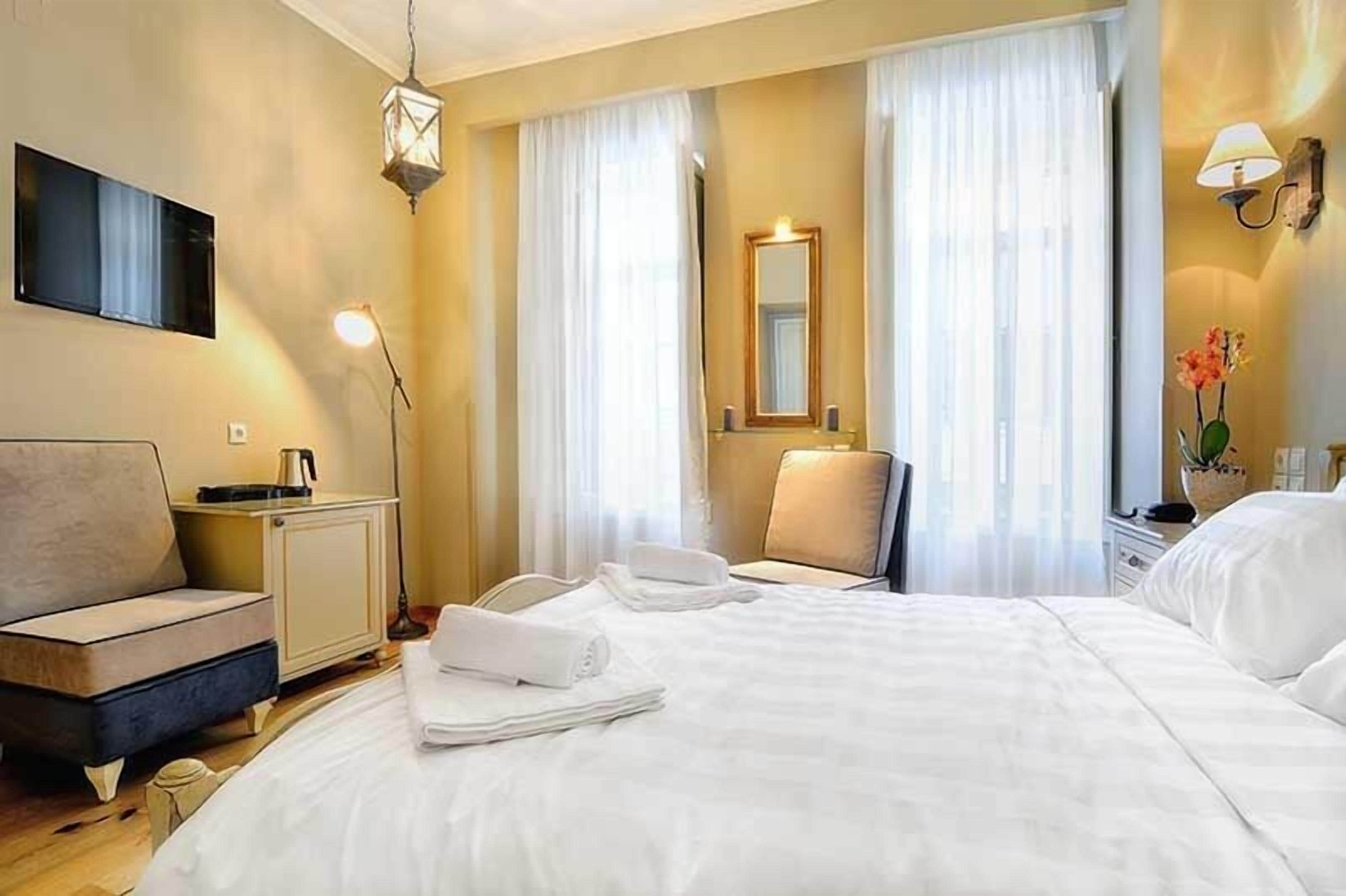 luxury double room | 1 bedroom, egyptian cotton sheets, premium bedding, memory-foam beds