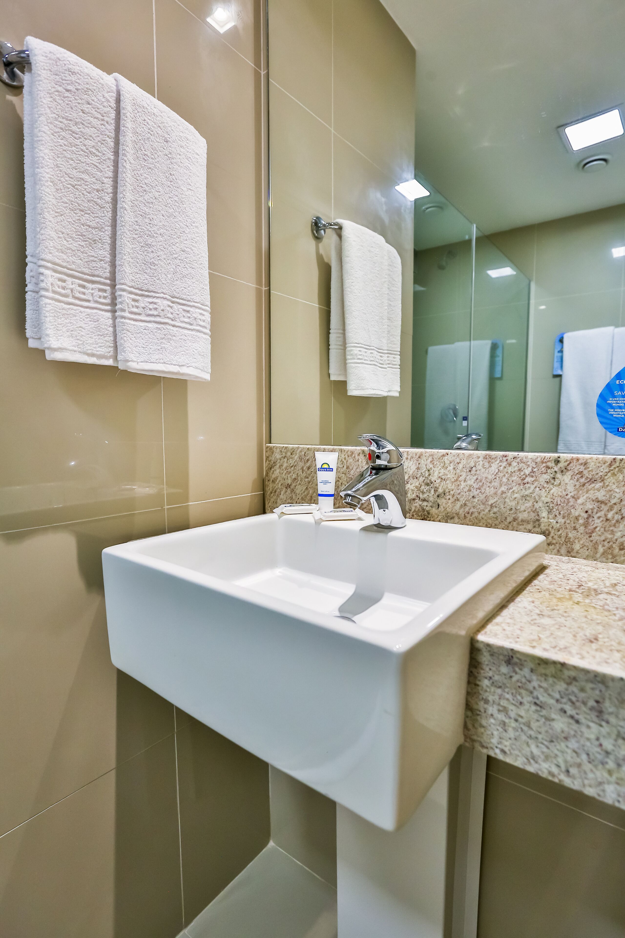 shower, rainfall showerhead, free toiletries, towels