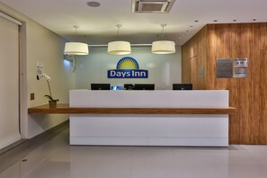 Reception - Days Inn Rio de Janeiro, Lapa (Rio de Janeiro)