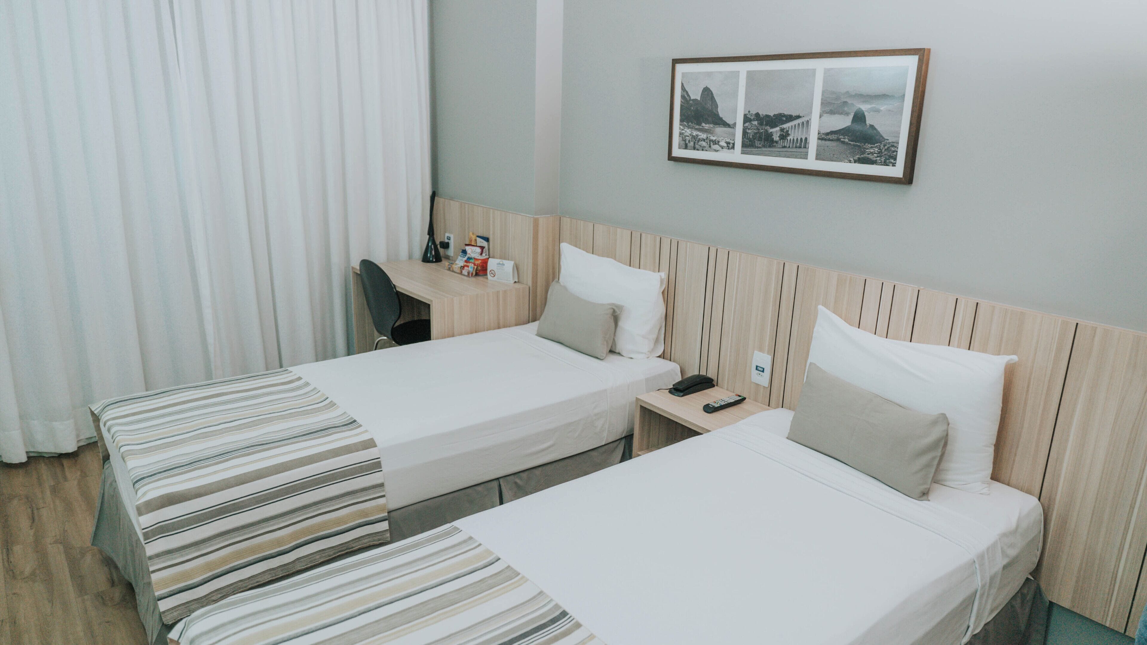 standard room, 2 single beds | minibar, in-room safe, desk, laptop workspace