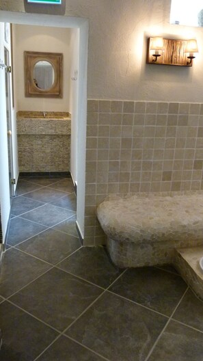 Sauna, hammam, soins corporels, massages aux pierres chaudes