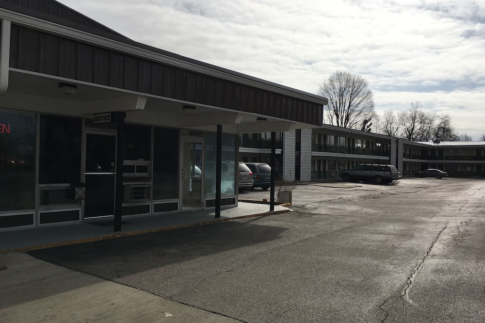 University Lodge Motel
