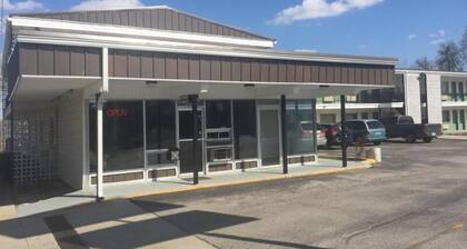 University Lodge Motel