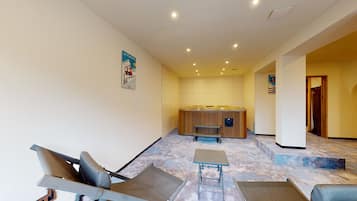 Een sauna, een bubbelbad, een stoombad