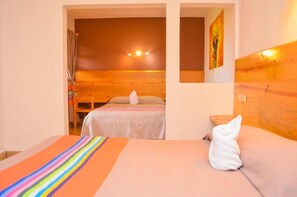 Decoración personalizada, muebles diferentes y escritorio 