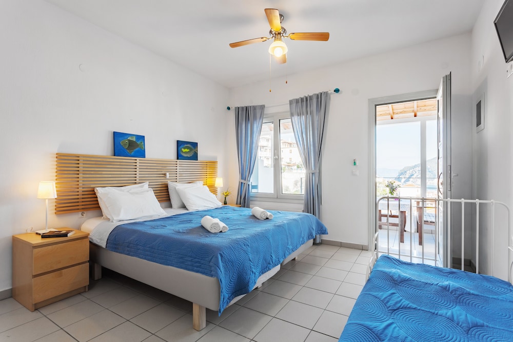 Thea Home Hotel by Booking Kottas by null