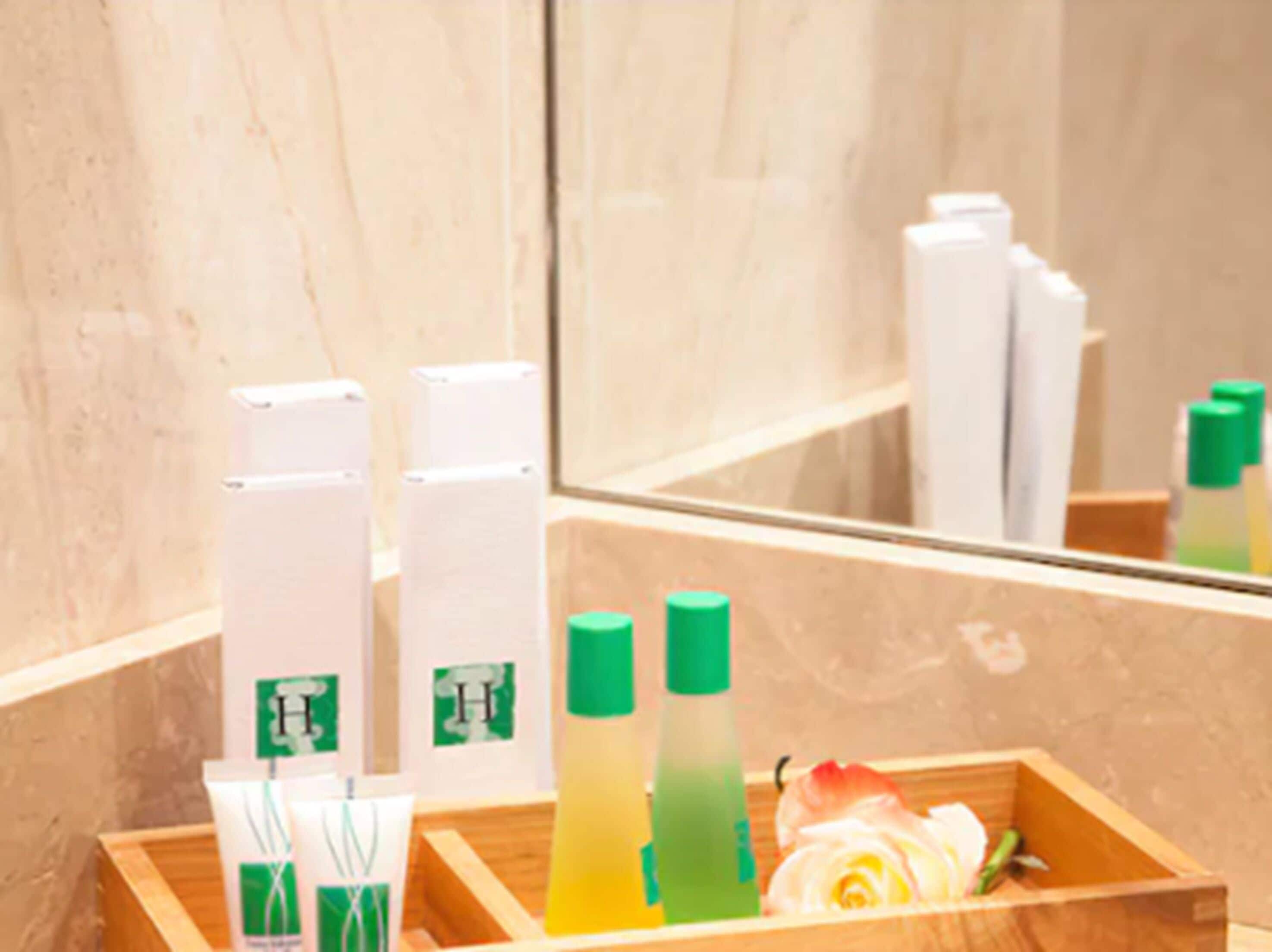 1 bedroom, down duvets, minibar, in-room safe