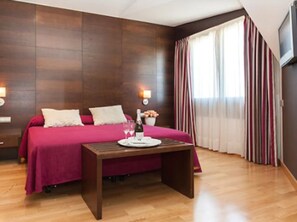 Down duvets, minibar, in-room safe, desk - FC Villalba (Collado Villalba)