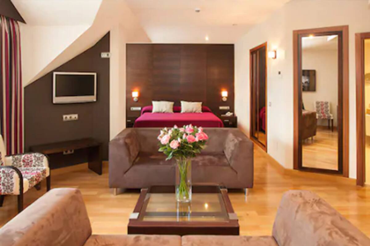 Couette en duvet d'oie, coffres-forts dans les chambres, bureau