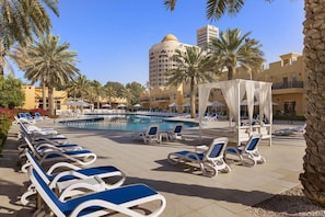 Outdoor pool - Al Hamra Palace Beach Resort (Ras al Khaimah)