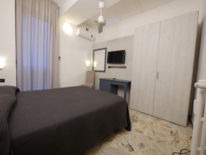 Habitació doble o amb dos llits individuals estàndard | Minibar, escriptori, habitacions insonoritzades i wifi gratuïta