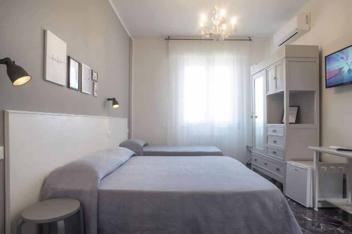 Minibar, Schreibtisch, schallisolierte Zimmer, kostenloses WLAN