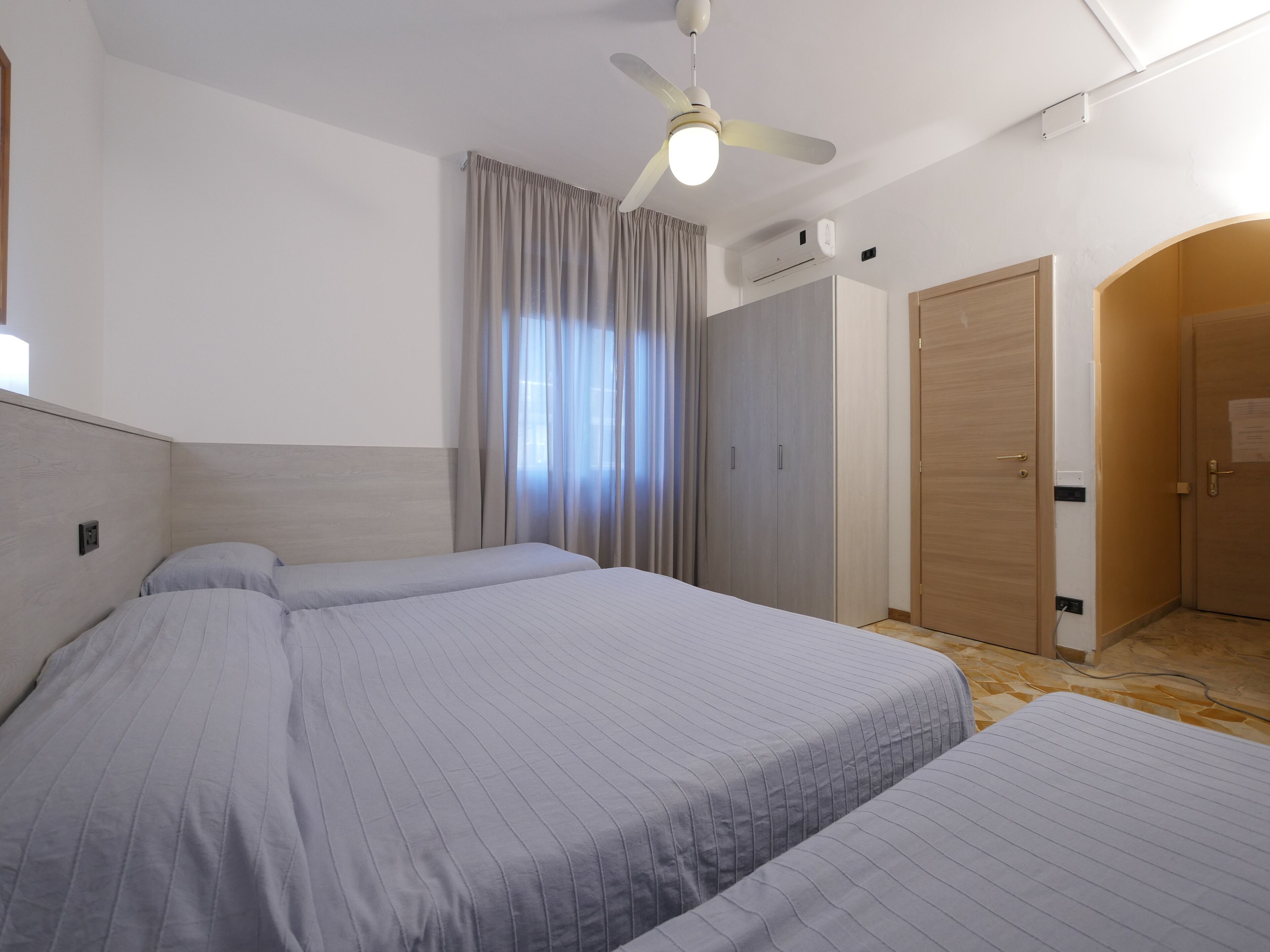 quadruple room | minibar, desk, soundproofing, free wifi
