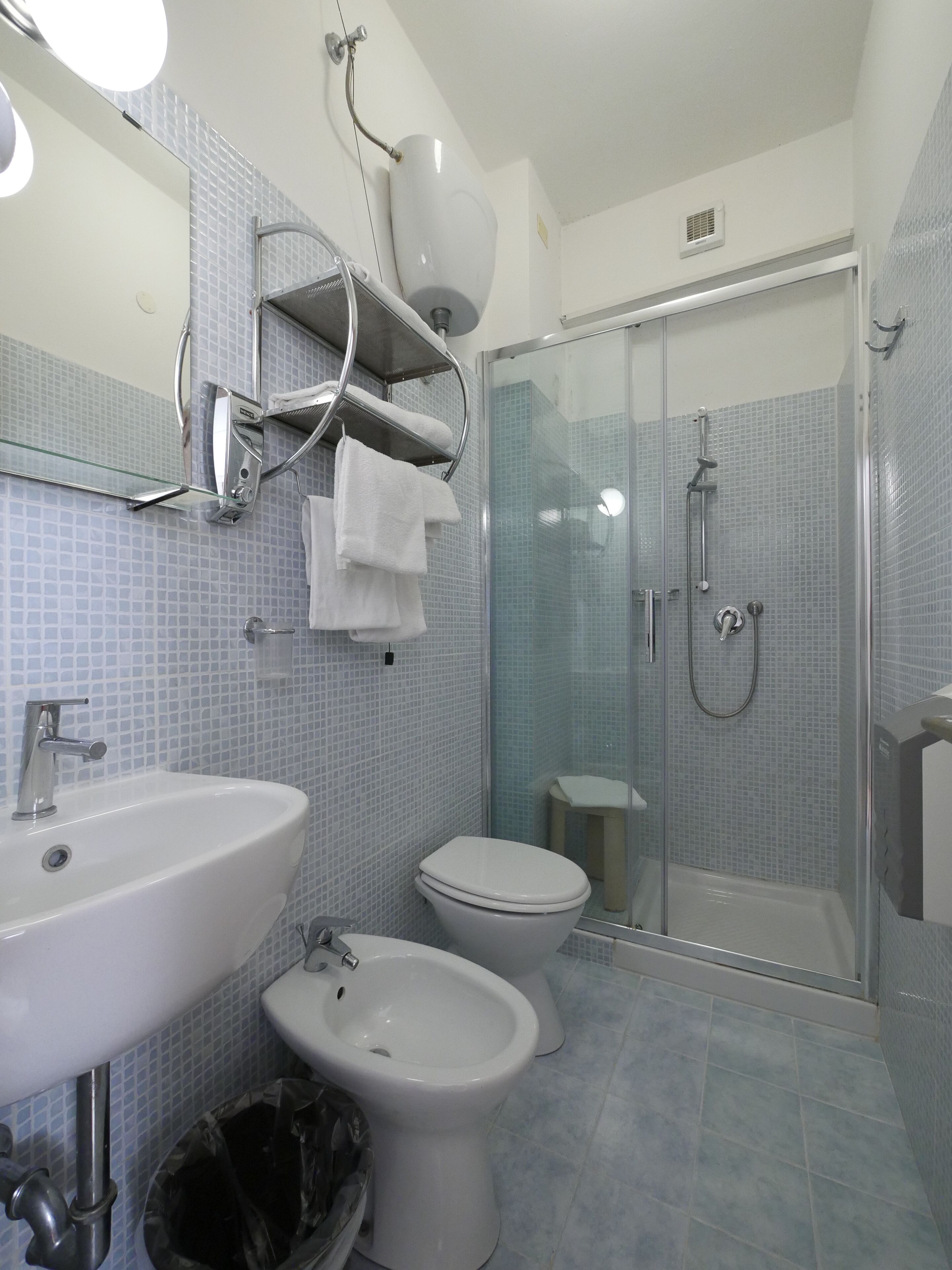 superior double or twin room | bathroom | shower, rainfall showerhead, free toiletries, hair dryer