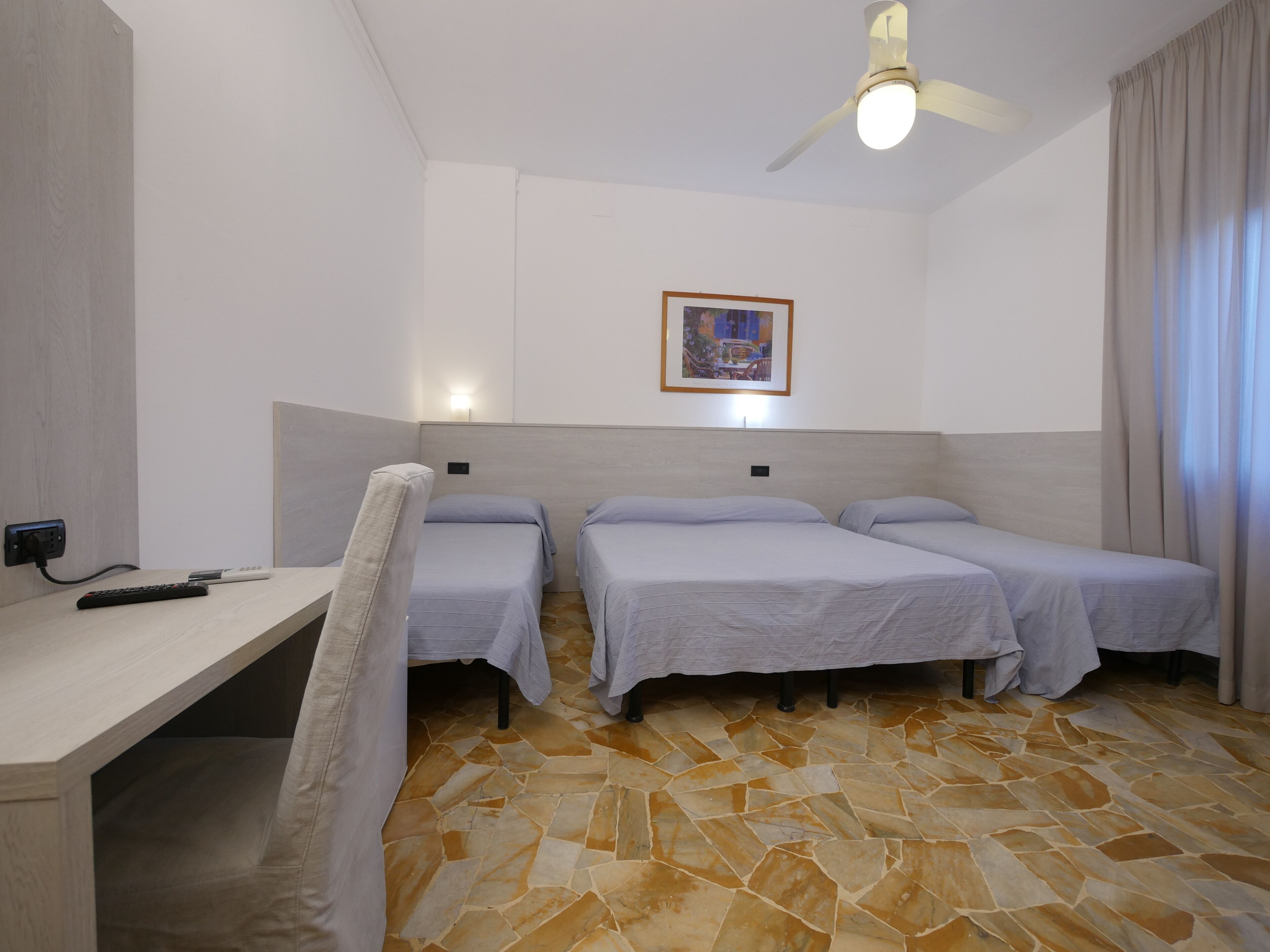 quadruple room | minibar, desk, soundproofing, free wifi