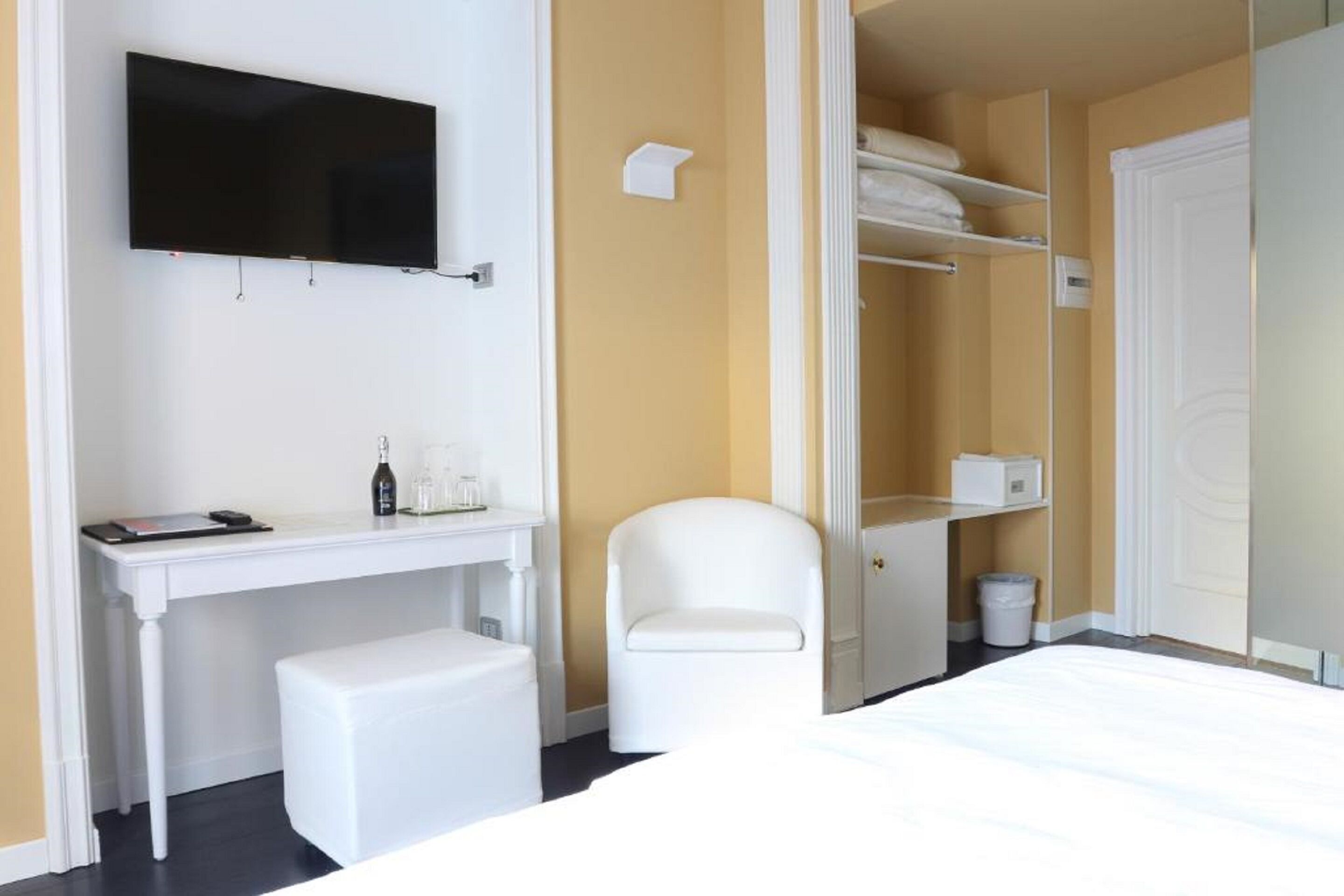 Minibar, in-room safe, individually decorated, desk