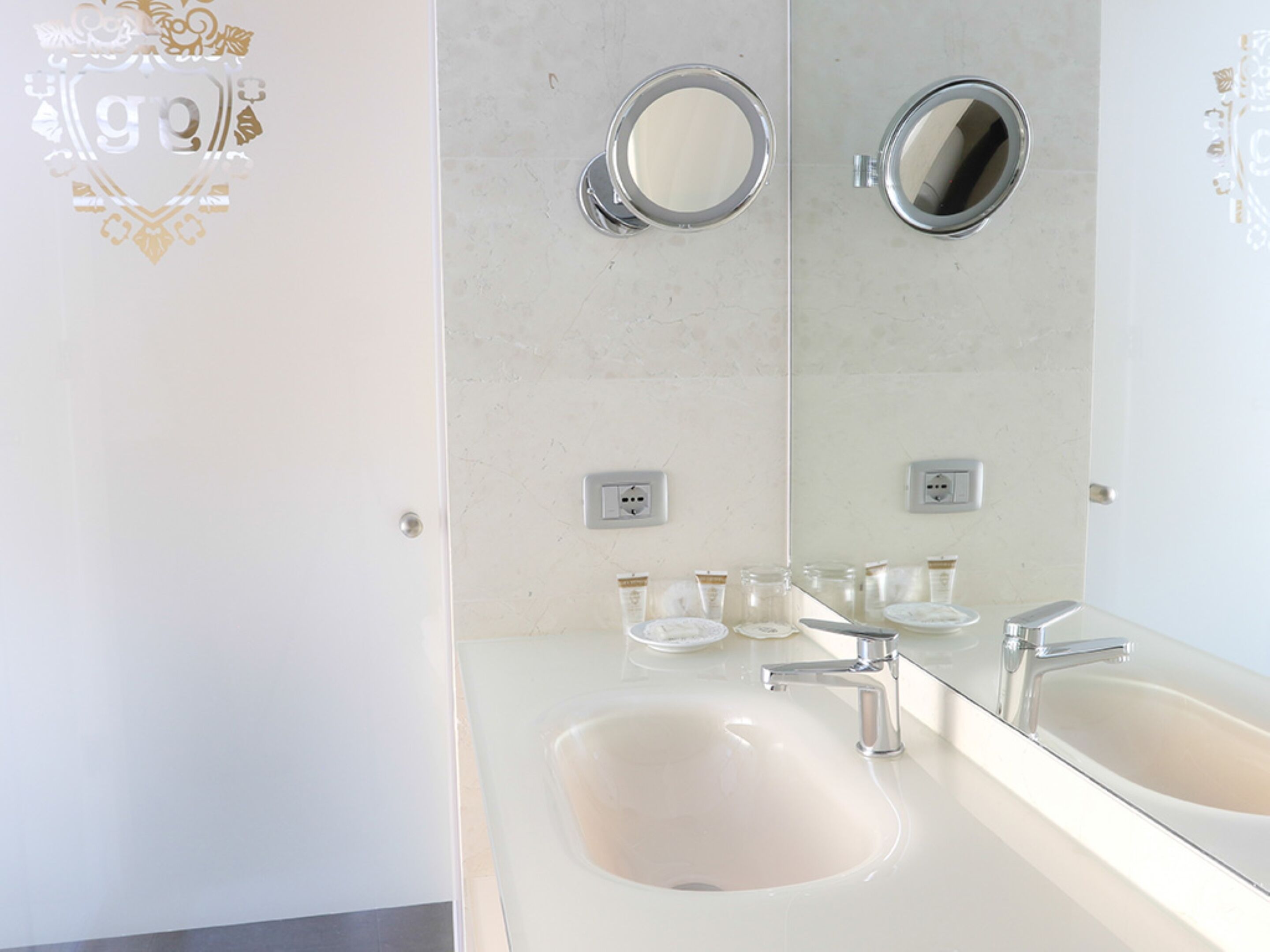 1 bedroom, minibar, in-room safe, individually decorated