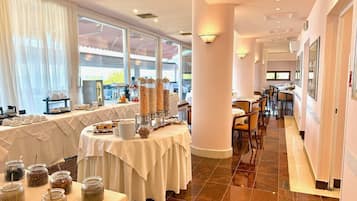 Daily buffet breakfast (EUR 15 per person)