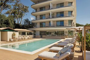 Seasonal outdoor pool