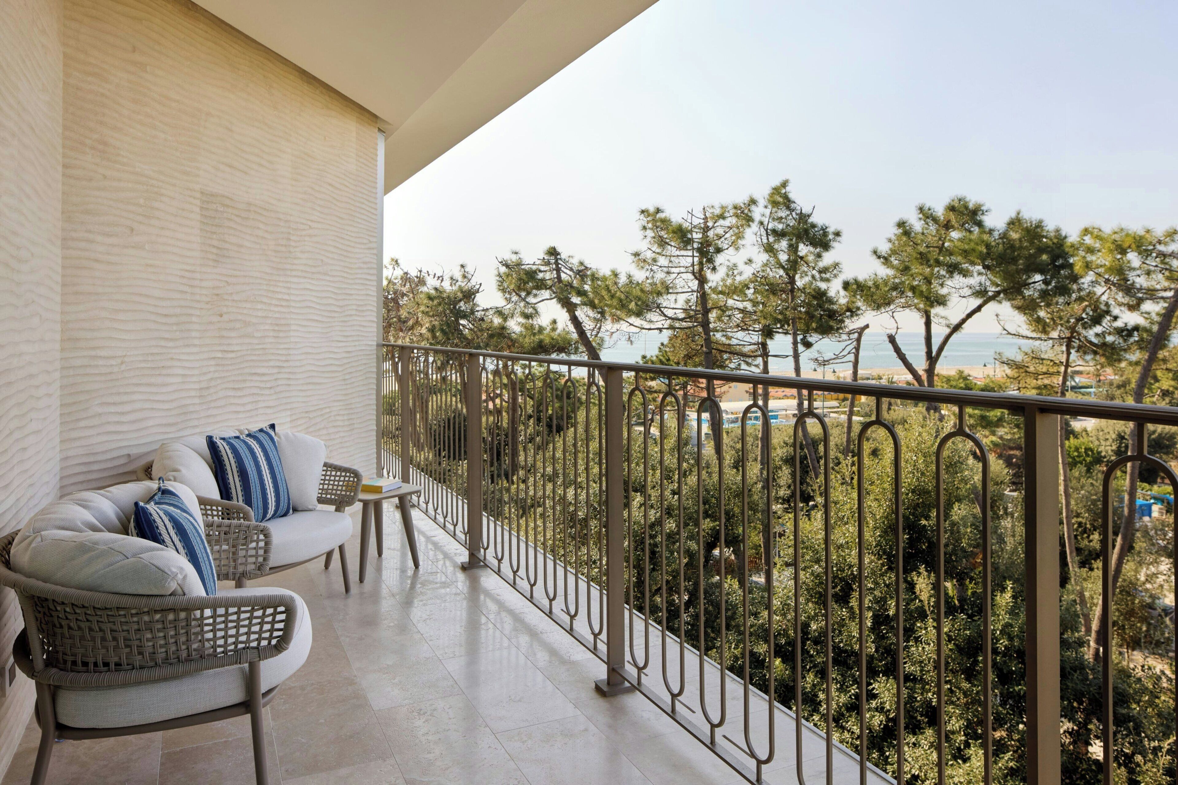 Suite, 1 kingsize-seng, balkong | Safe på rommet, barnesenger, wi-fi (inkludert) og sengetøy