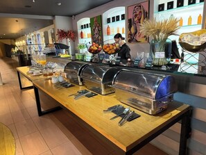 Daily buffet breakfast for a fee
