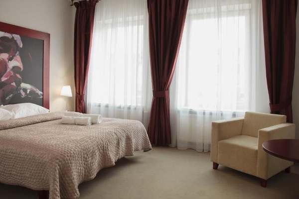 Deluxe Family Room | Desk, laptop workspace, soundproofing, iron/ironing board