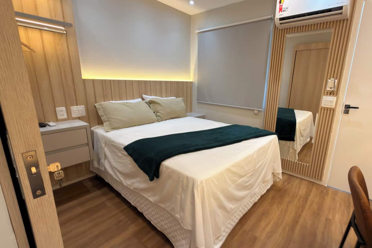 Habitación doble Confort, 1 cama matrimonial | Minibar, escritorio, cortinas blackout y wifi gratis