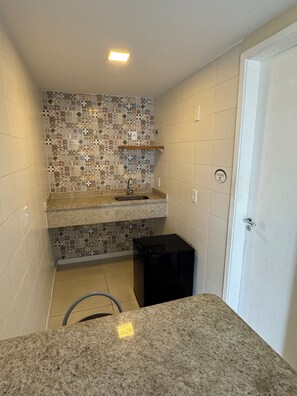 Minibar, desk, blackout curtains, free WiFi - Hotel Cantareira (Niteroi)