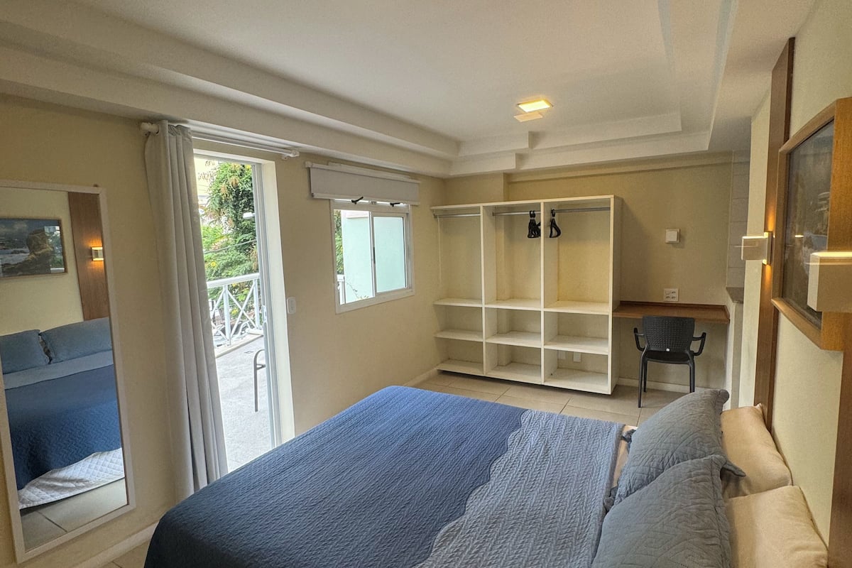 Standard-Doppelzimmer, Terrasse | Minibar, Schreibtisch, Verdunkelungsvorhänge, kostenloses WLAN