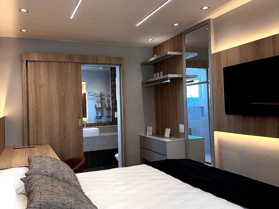 Habitación Deluxe doble | Minibar, escritorio, cortinas opacas y wifi gratis