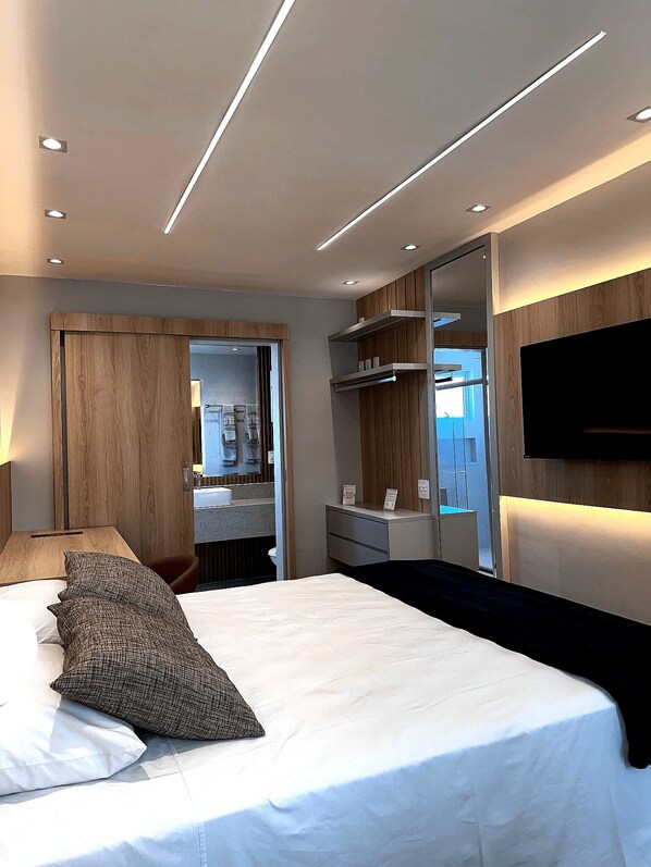 Deluxe Double Room | Minibar, desk, blackout curtains, free WiFi - Hotel Cantareira (Niteroi)