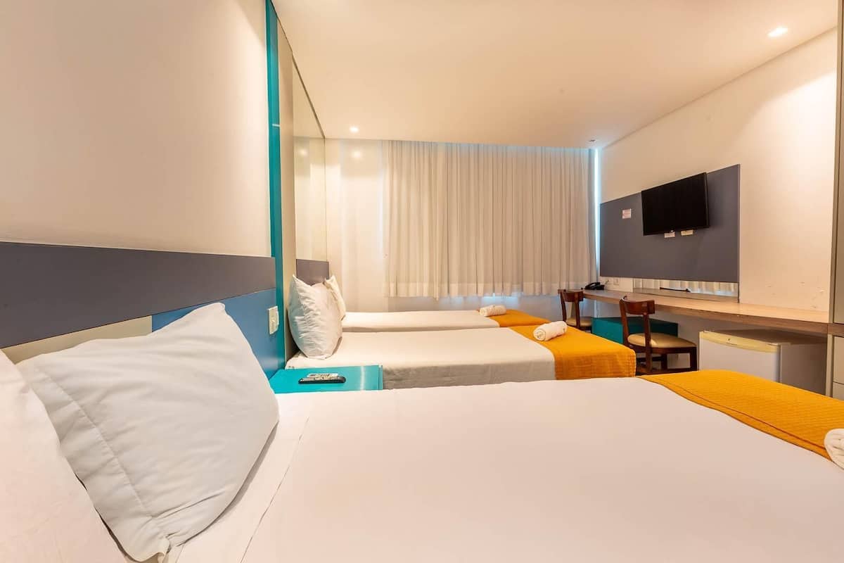 Minibar, free WiFi, bed sheets