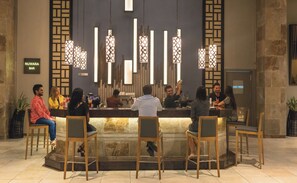 4 bars/lounges, swim-up bar, poolside bar - Hotel Riu Sri Lanka - All Inclusive (Ahungalla)