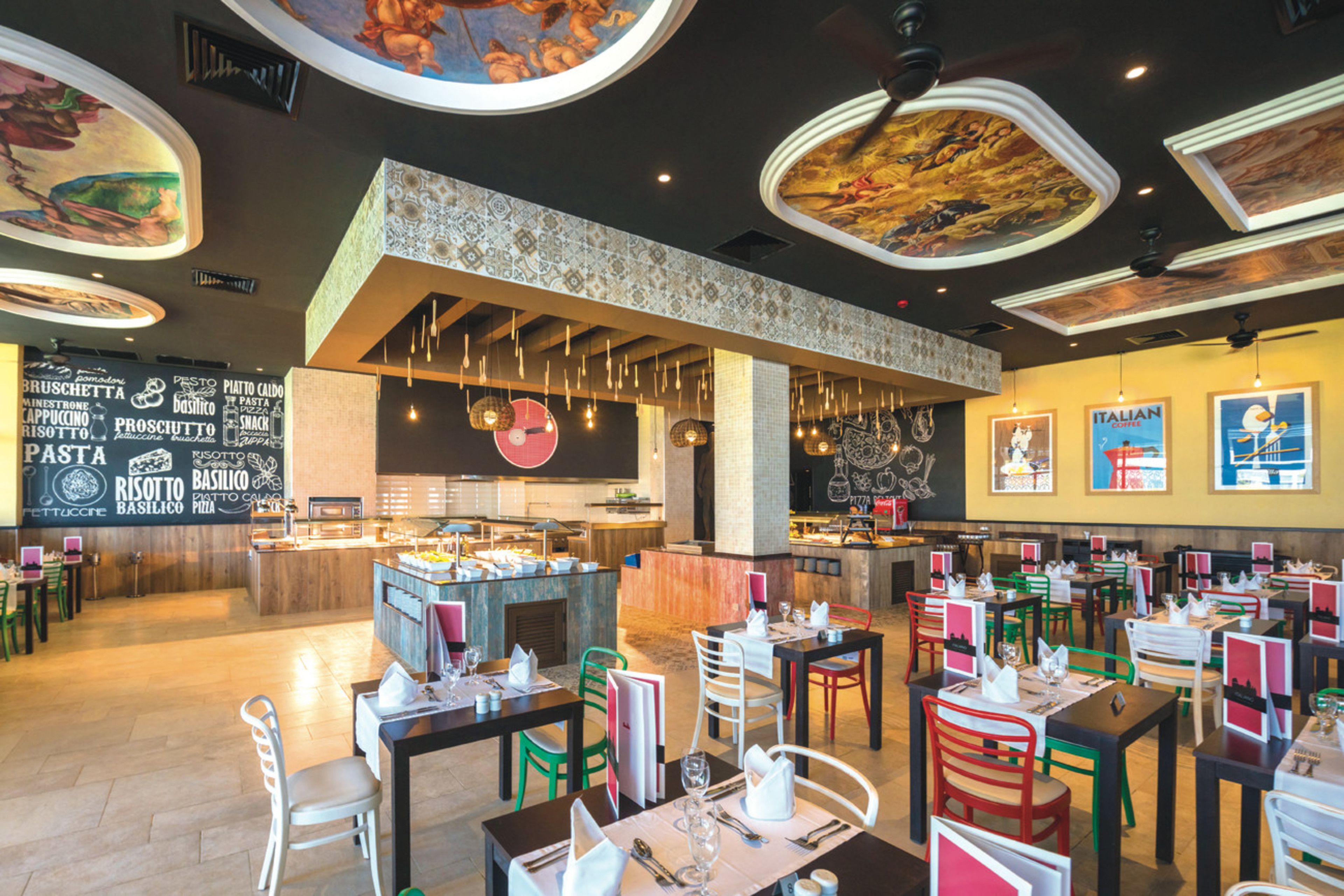 5 restaurants; breakfast, lunch and dinner served 