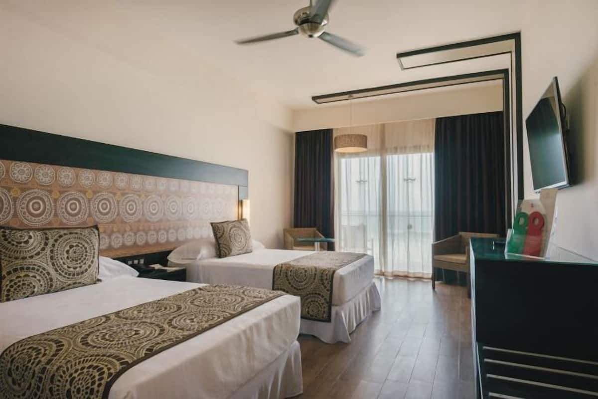 Minibar, in-room safe, iron/ironing board, free cots/infant beds