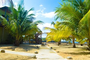 Property grounds - Le Mer Guest House & Villa - Lucea (Lucea)