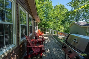 Cottage Luxury, 2 camere da letto (Algonquin) | Terrazza/patio
