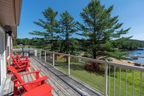 Terrace/patio - Blue Water Acres (Lake of Bays)