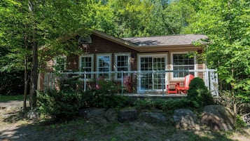 Cottage Mewah, 2 kamar tidur (Algonquin) | Wi-Fi gratis dan didekorasi berbeda-beda