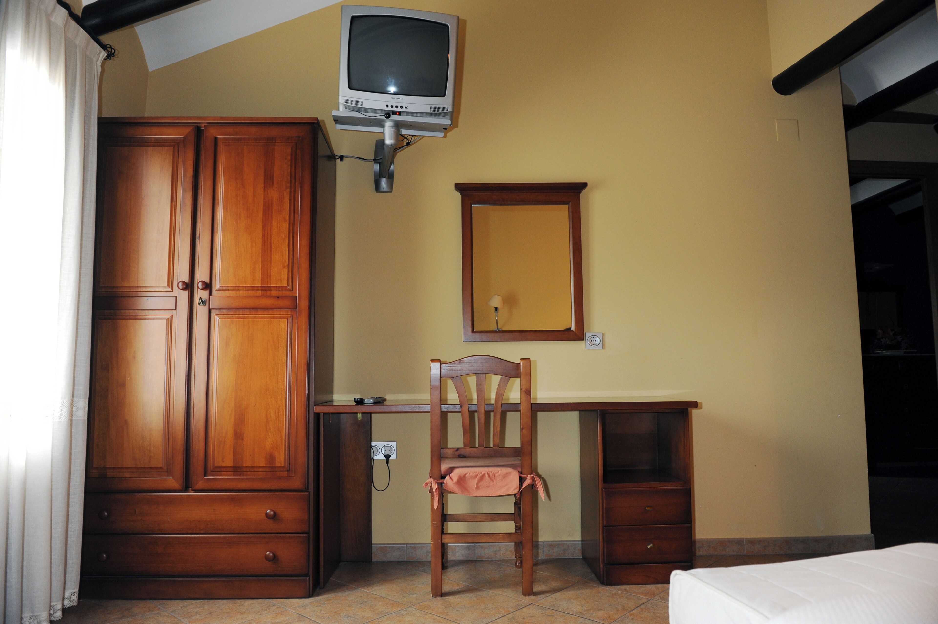 standard double room | 1 bedroom, desk, blackout curtains, free wifi