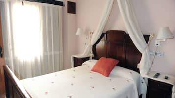 Desk, blackout drapes, free WiFi, bed sheets