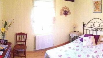 Blackout curtains, rollaway beds, free WiFi, bed sheets