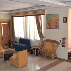 Living area - Miramar Hotel (La Linea de la Concepcion)