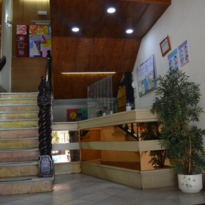 Lobby - Miramar Hotel (La Linea de la Concepcion)