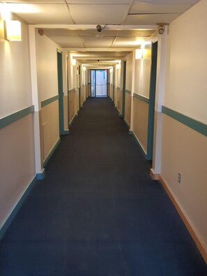 Hallway - Sundre Motor Inn (Sundre)