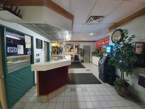 Lobby - Sundre Motor Inn (Sundre)