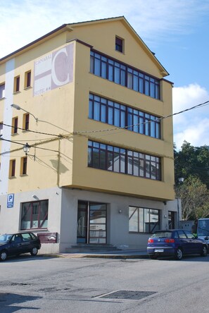 Front of property - Hotel Canabal (Burela)