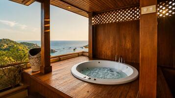 Family Sea View Terrace | Minibar dan didekorasi berbeda-beda